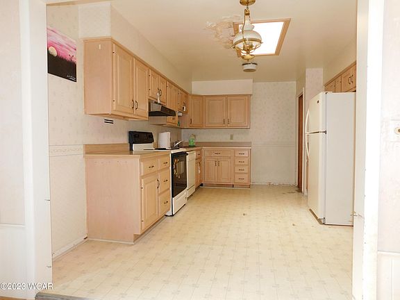 4th image of 1528 Latham Ave