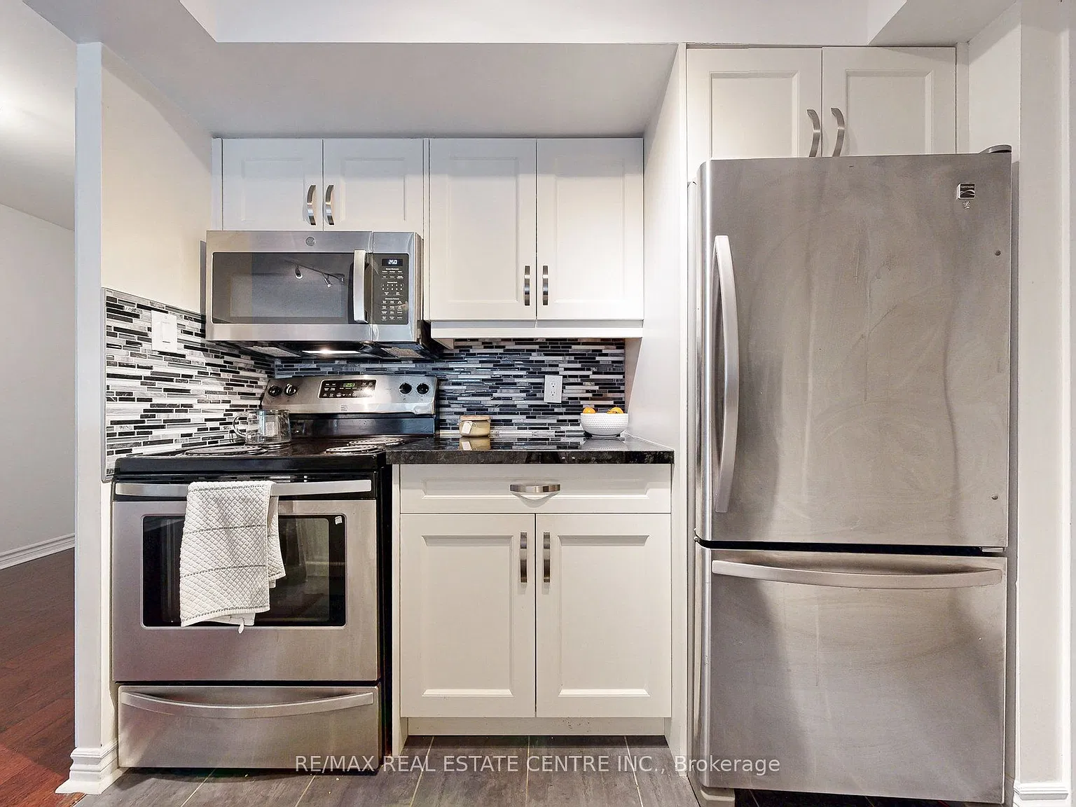 2 bed, $2,700 — Photo 2