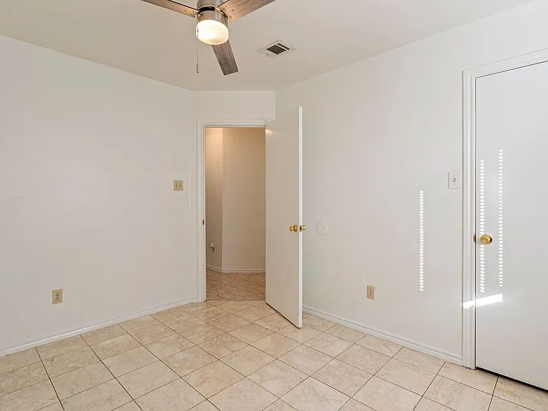 13216 Bennington Ln — Photo 8