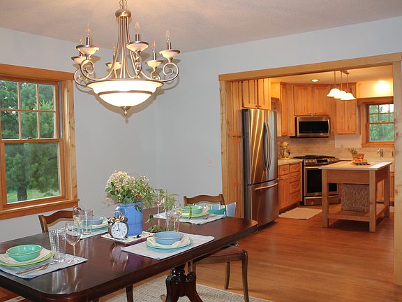 Dining room off kitchen