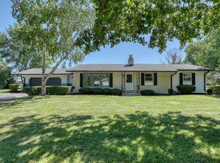 6250 S Baas Dr, New Berlin, WI 53146