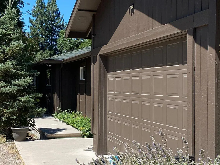Shasta Way — Photo 3