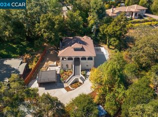 32 El Toyonal, Orinda, CA 94563