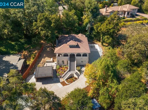 32 El Toyonal, Orinda, CA 94563