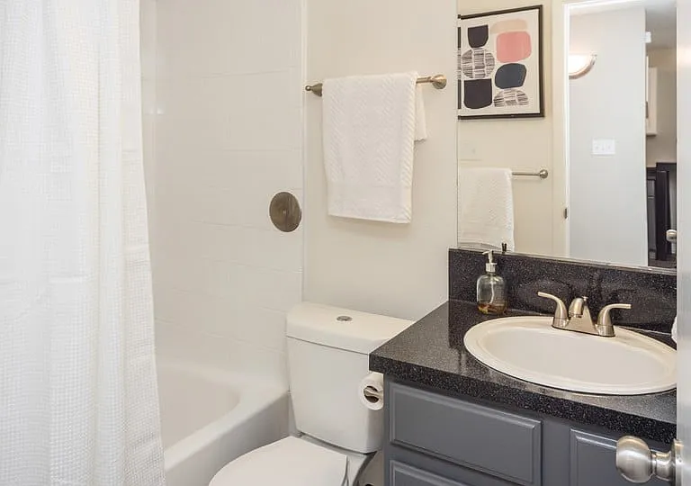 914 W Lake St — Photo 12