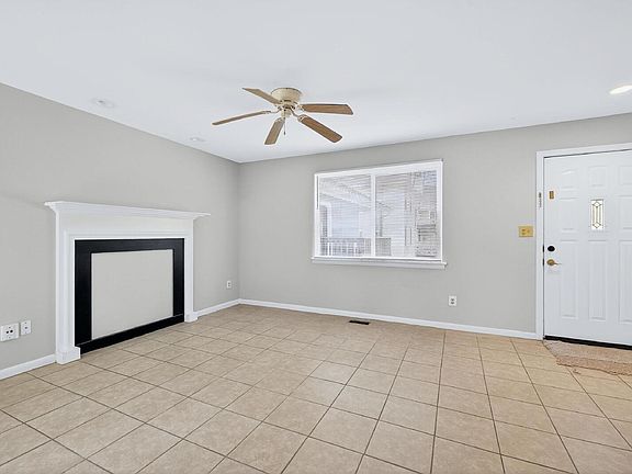 5th image of 5367 Wayne St APT B