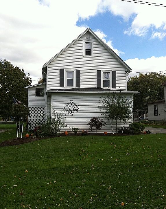 2nd image of 5843 Griffin St
