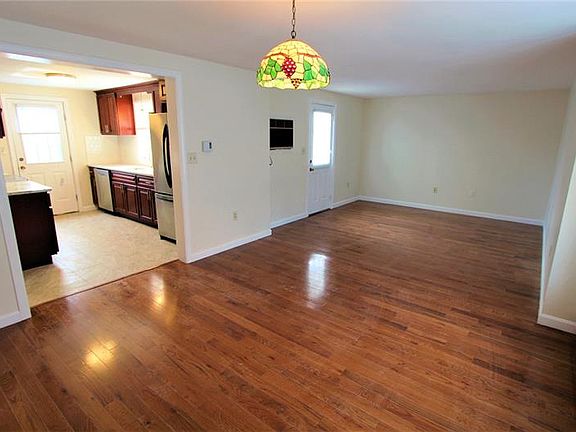 5th image of 27 Fallon Ct #27