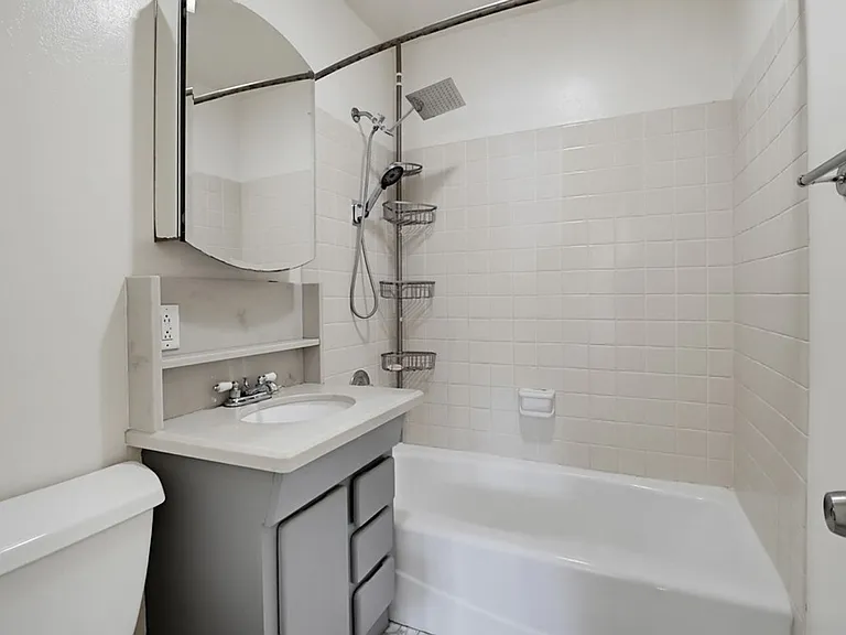 7134 Hybeth Dr — Photo 29