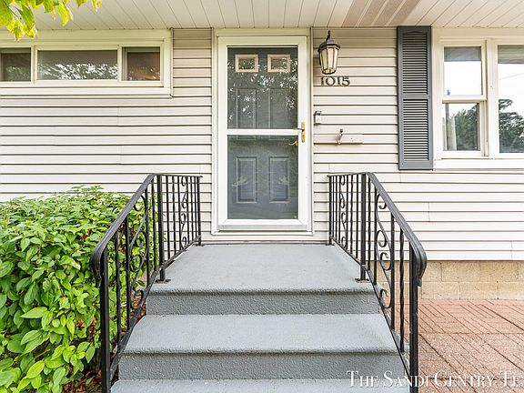 5th image of 1015 Taylor Ave