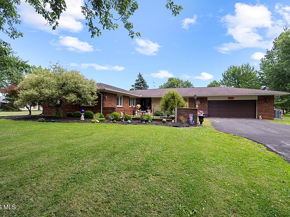 5th image of 1361 N Tettau Rd