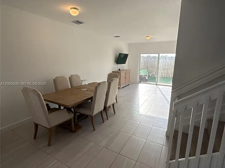 412 NW 12th Pl — Photo 9