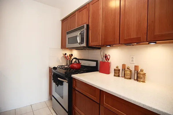 Sold by Urban Luxe | media 2