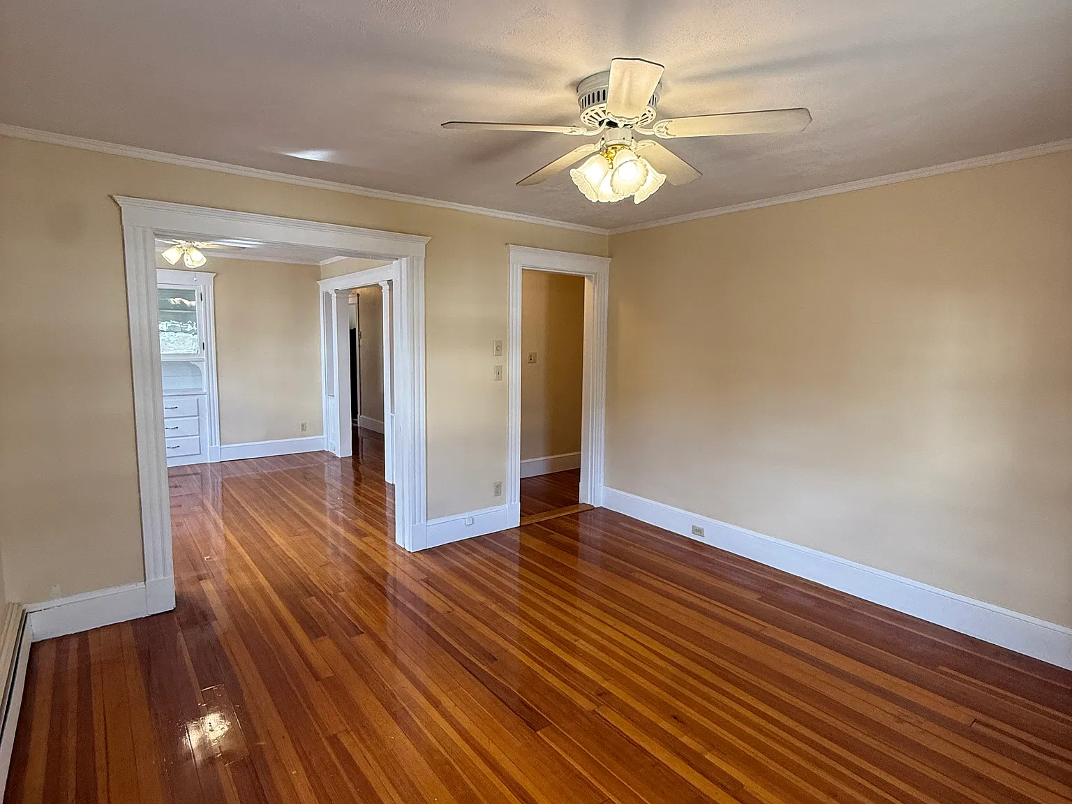 2 bed, 1000 sqft, $2,200 — Photo 4
