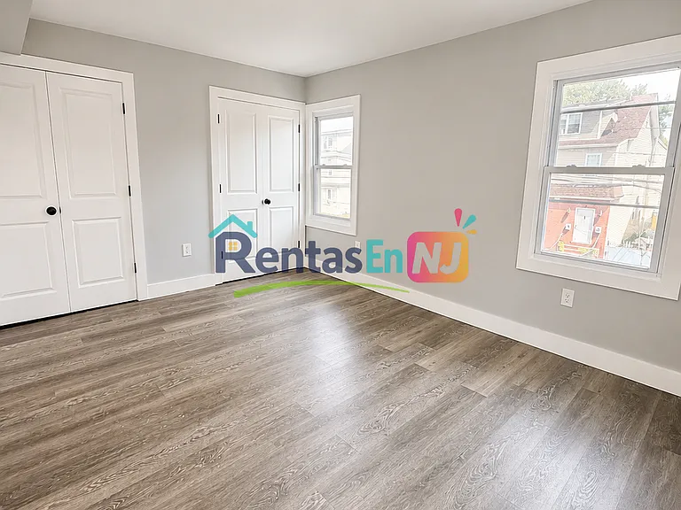 187-189 Vermont Ave #1 — Photo 9