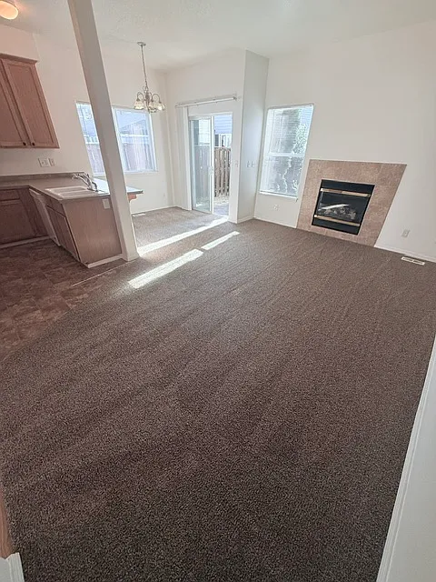 3 bed, 2.5 bath, 1200 sqft, $2,100 — Photo 4