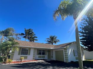 19420 Carolina Cir, Boca Raton, FL 33434