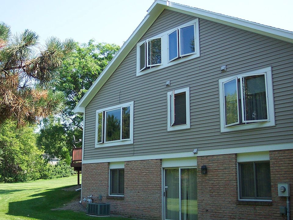 2nd image of 76 Waterford Cir