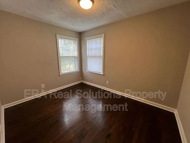 88 N Waverly St — Photo 7