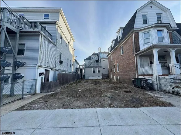 25 N Stenton Pl, Atlantic City, NJ 08401