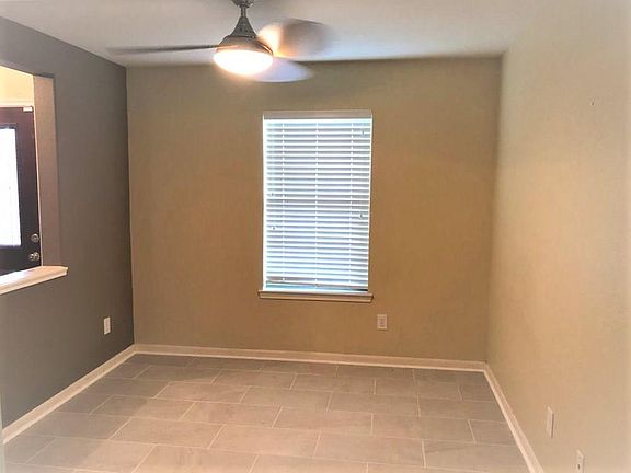 4th image of 20618 Hillsdale Park Dr