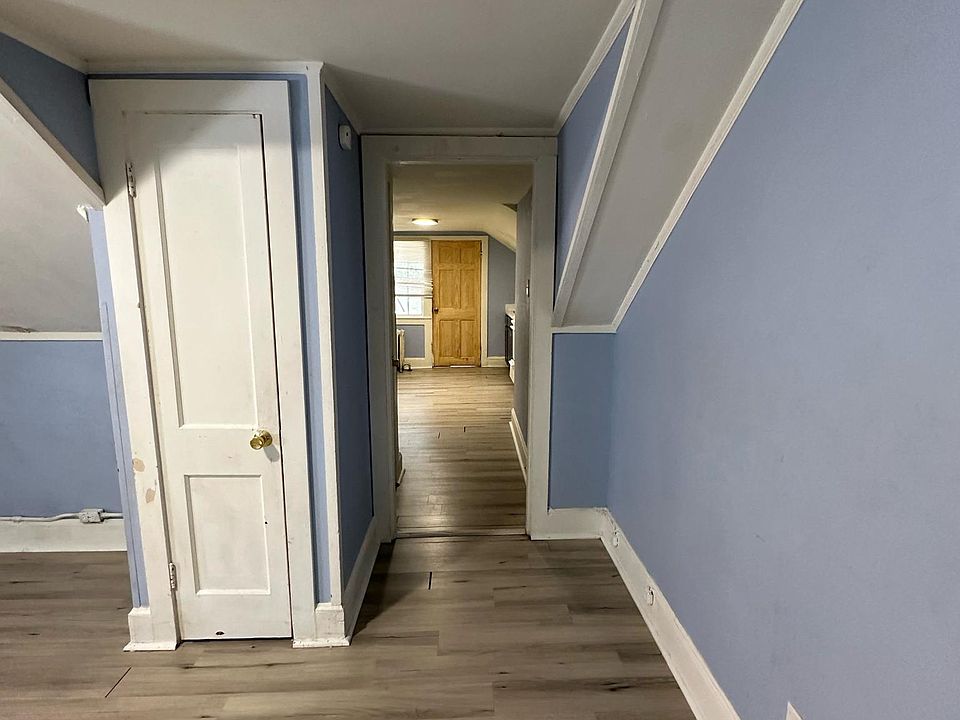 1st image of 316 London St #3