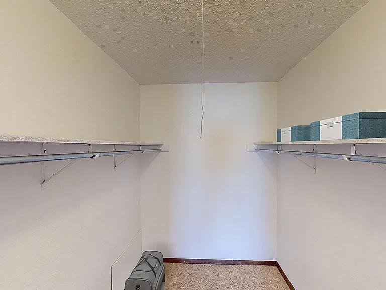 Country Bluff Apartments — Photo 15