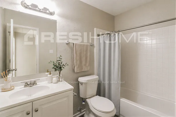 2213 Salerno Dr — Photo 11