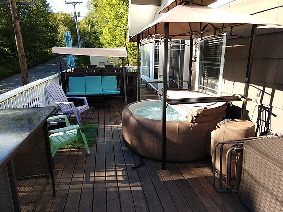 12ftx36ft deck with hot tub