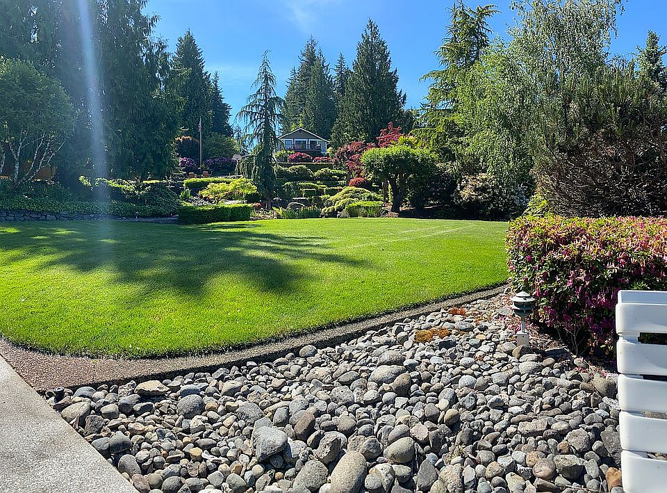 Mature well kept grounds.