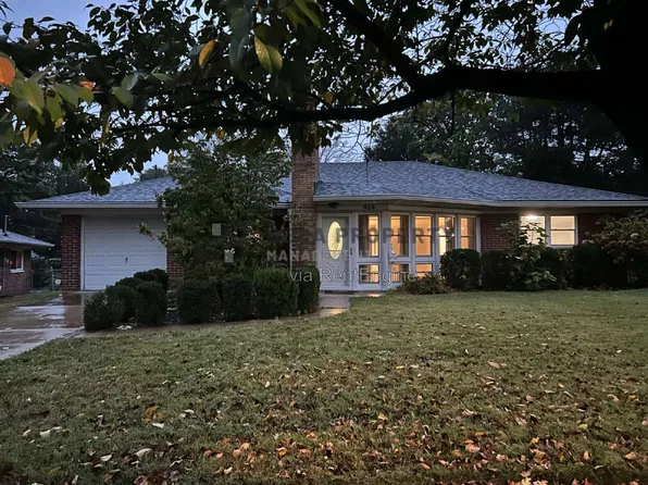 938 Briarwood Ln, Saint Louis, MO 63130