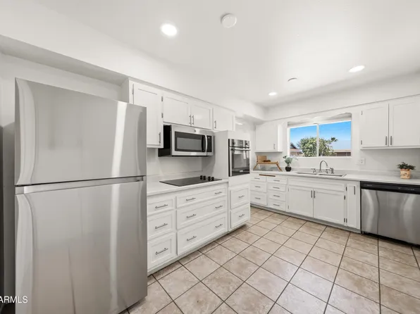 10740 W SUN CITY Boulevard, Sun City, AZ 85351