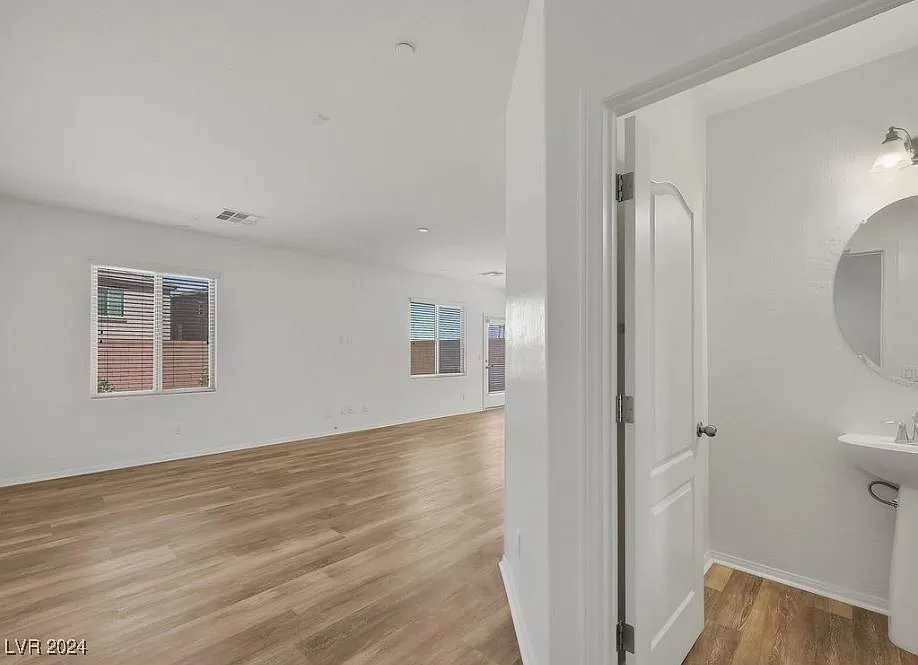 4 bed, 2.5 bath, 1786 sqft, $2,195 — Photo 3