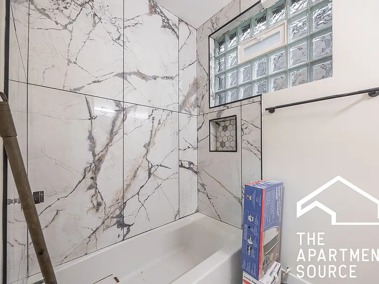 1742 N California Ave #1R — Photo 7