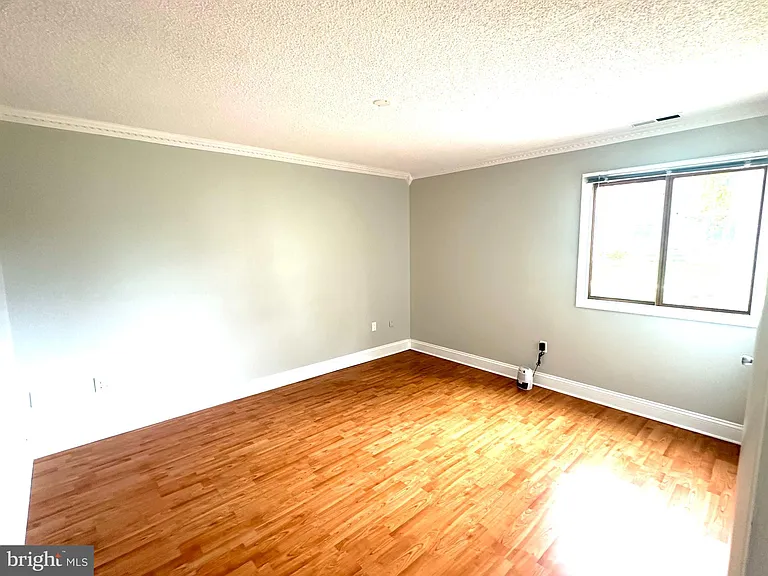 4901 Ravens Crest Dr — Photo 8