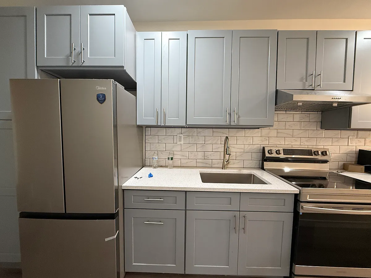 Building Photo - 2350 Waterbury Ave #1