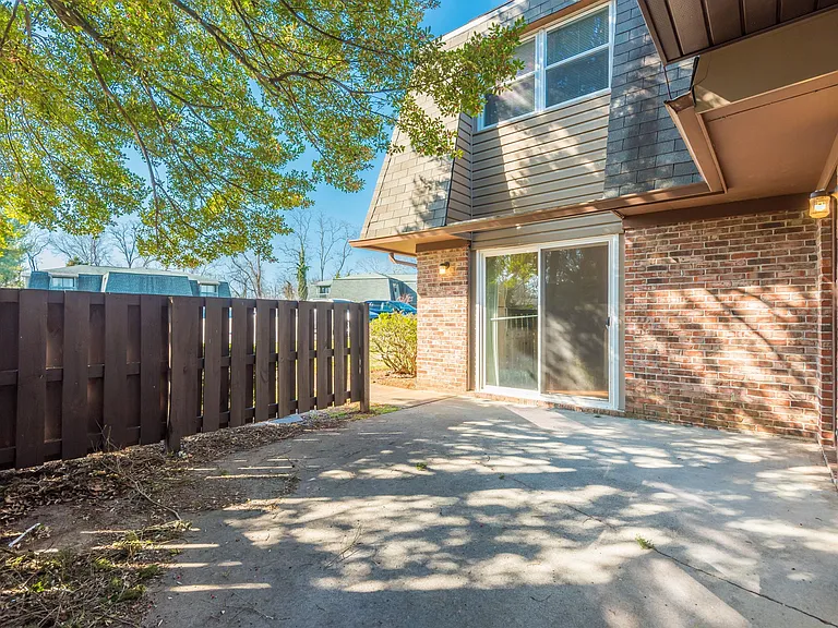 502 Cedartop Ln #B — Photo 20