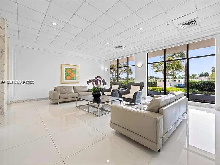 5700 Collins Ave #3H — Photo 22