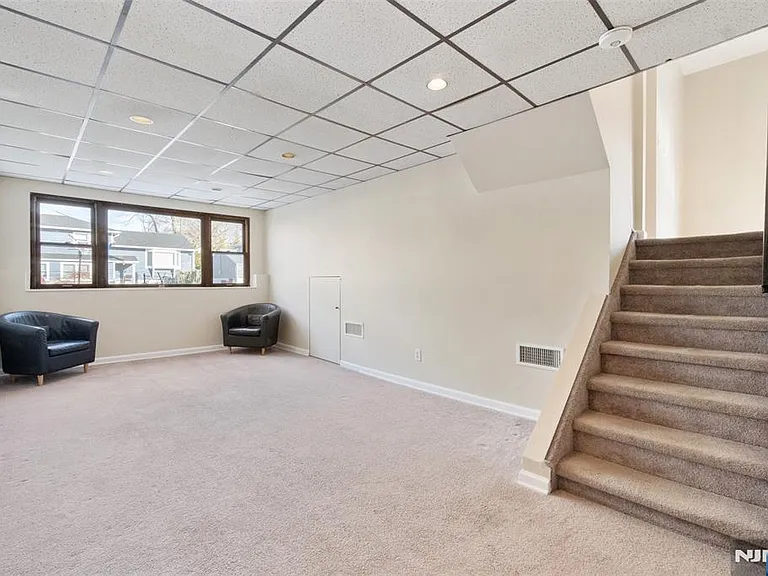 75 Cypress Rd — Photo 22
