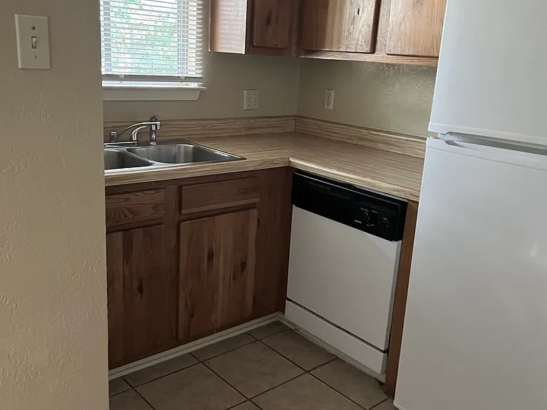 Ricks Apartments — Photo 16