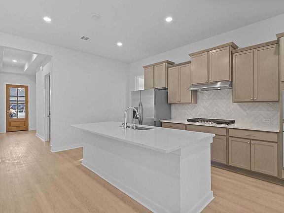 3rd image of 425 Brandywine Rd