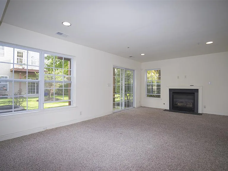64 Mallard Pl — Photo 11