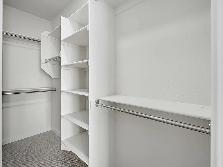 Navona-0625-MM-Townhome-primary closet-1
