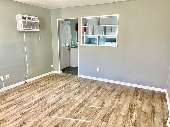 3rd image of 4129 Quinn Adams St #2