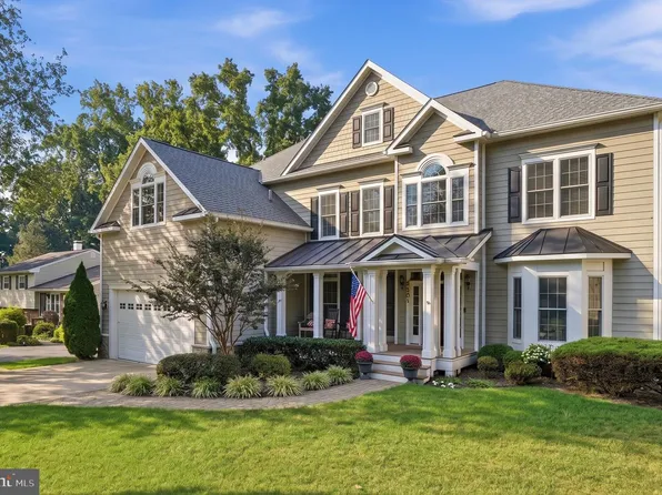 914 Plum St SW, Vienna, VA 22180