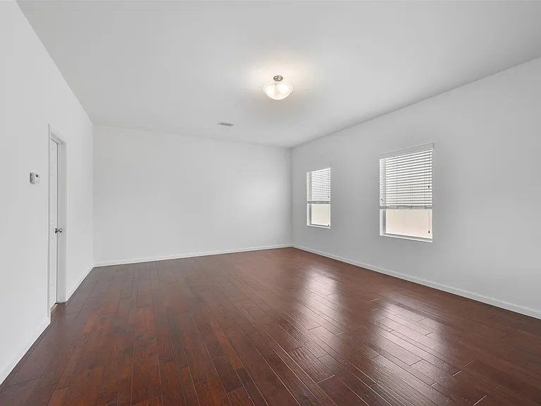 3724 Wroxton Rd — Photo 35