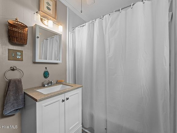 32nd image of 609 E Main Street