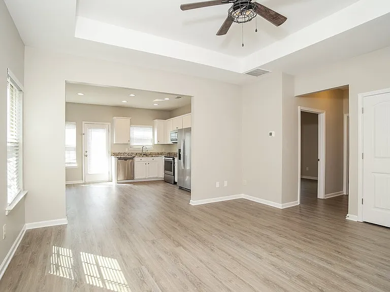 13 Samuel Way NW — Photo 5