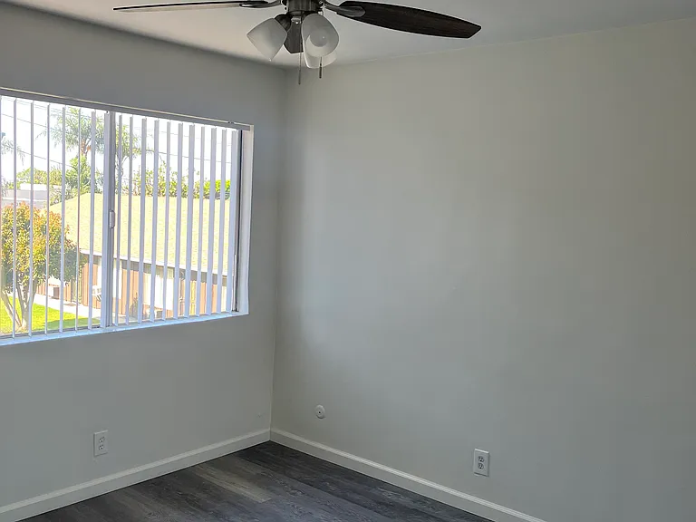 137 N Stanford Ave #D — Photo 8