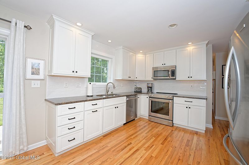 2nd image of 42 Michelle Drive
